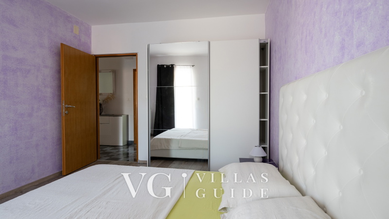 Villa Paola – Private Pool, Whirlpool & Family Activities Spavaća soba