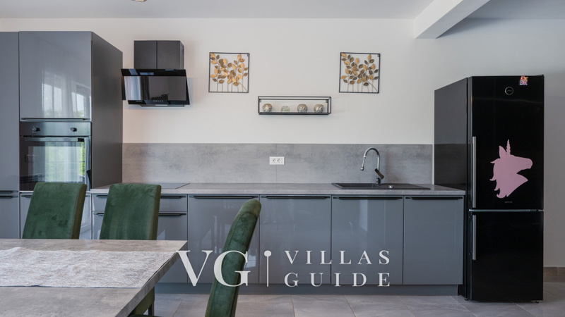 Villa Paola – Private Pool, Whirlpool & Family Activities Kuhinja