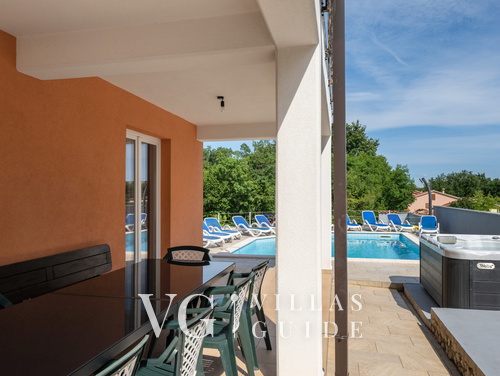 Villa Paola – Private Pool, Whirlpool & Family Activities