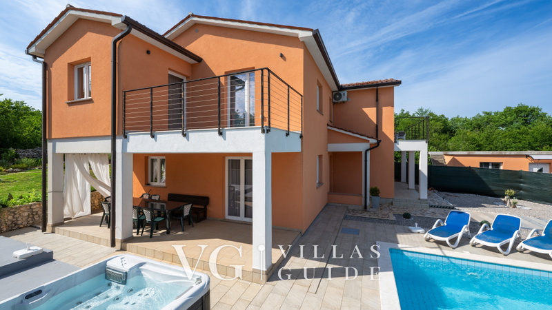 Villa Paola – Private Pool, Whirlpool & Family Activities