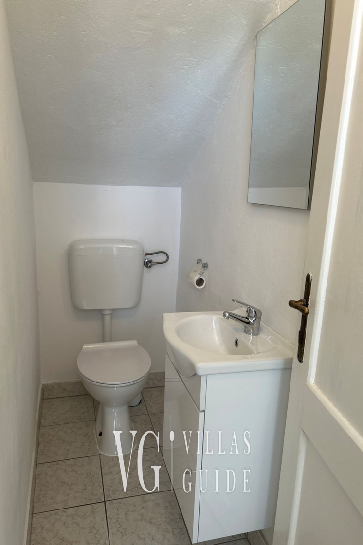 Villa Pantovcak with stunning views WC za goste