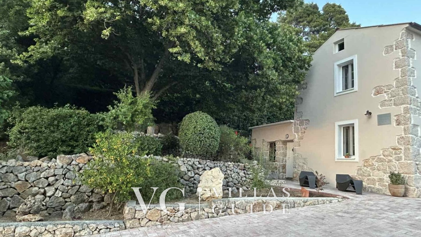 Villa Pantovcak with stunning views Dvorište i vanjski dio objekta