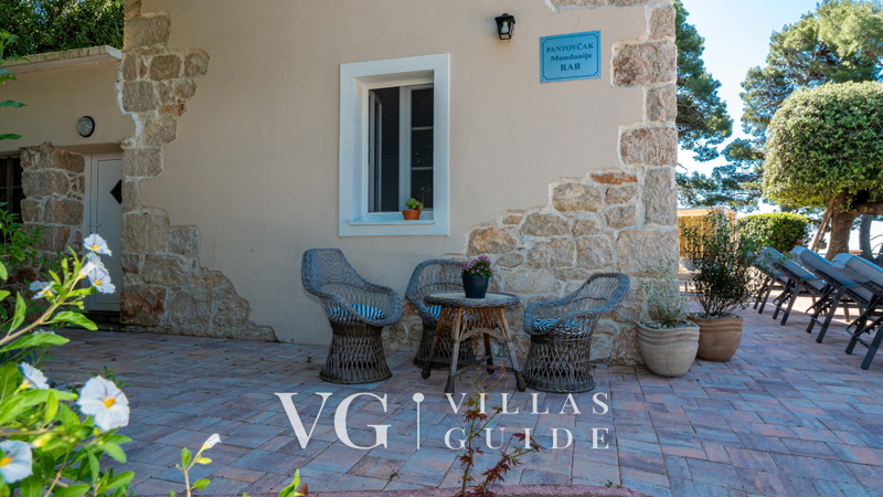 Villa Pantovcak with stunning views Garden and property exterior