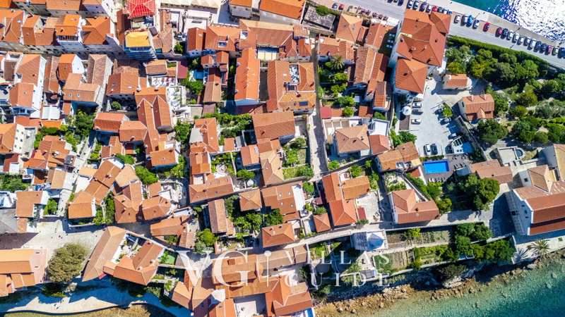 Villa Pantovcak with stunning views Microlocation
