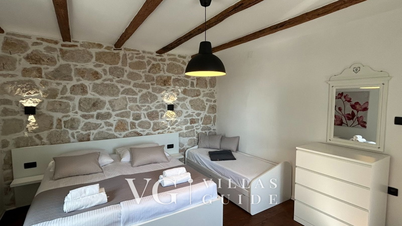 Villa Pantovcak with stunning views Spavaća soba