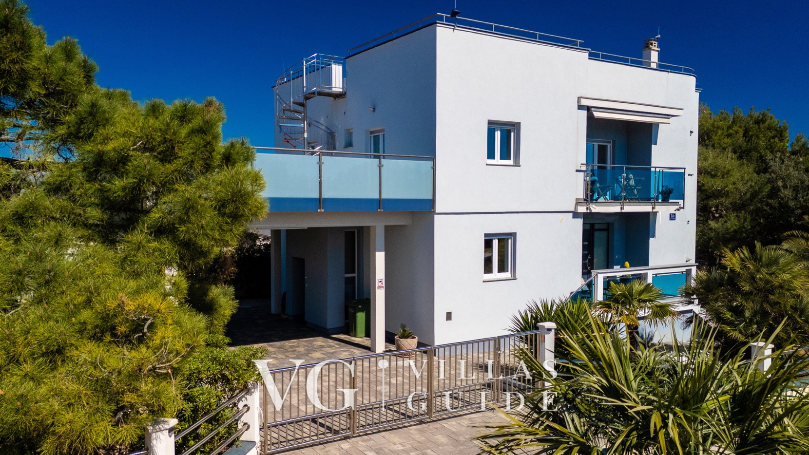 Villa Elemar Dvorište i vanjski dio objekta