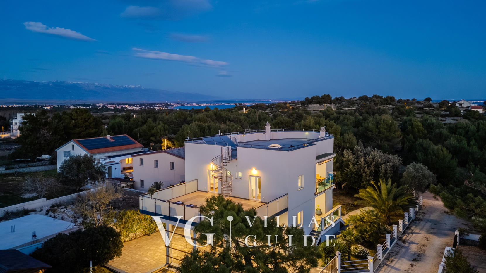 Villa Elemar Dvorište i vanjski dio objekta