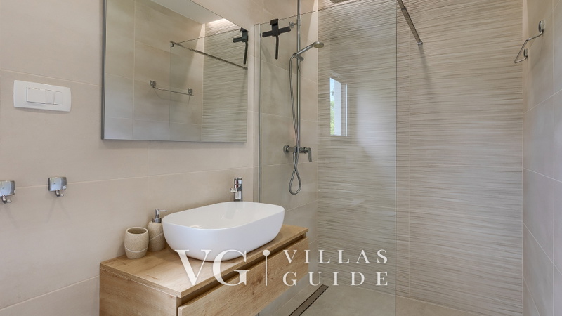 Villa Bateli Bathroom