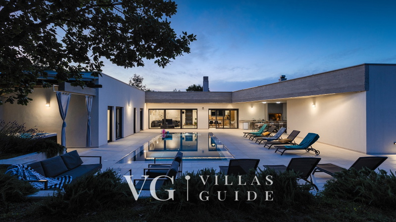 Villa Bateli Garden and property exterior