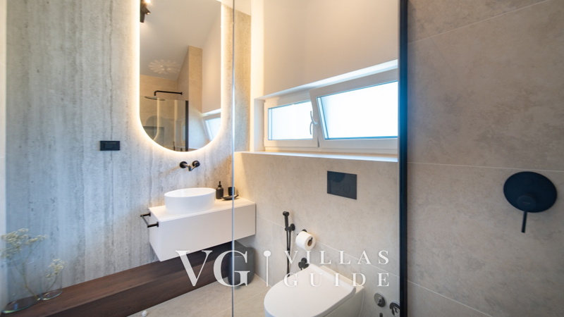 Villa Lucija Loparia pool&welness Rab Kupaonica