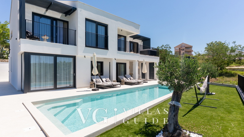 Villa Lucija Loparia pool&welness Rab Dvorište i vanjski dio objekta