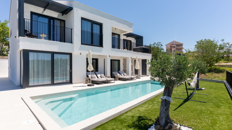 Villa Lucija Loparia pool&welness Rab