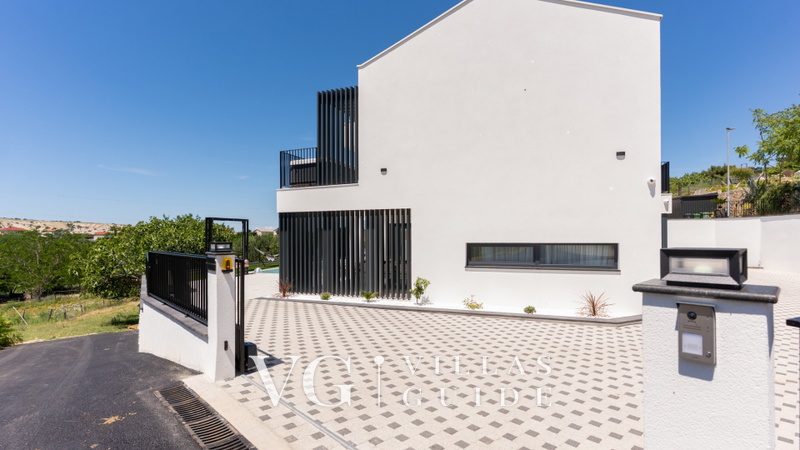 Villa Lucija Loparia pool&welness Rab Dvorište i vanjski dio objekta