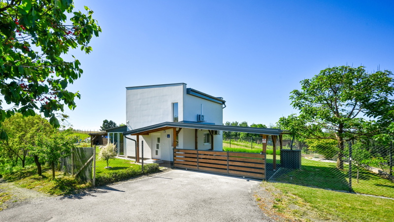 Villa Una