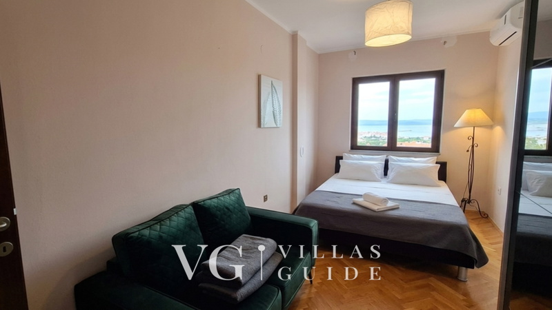 Holiday home Sparks- sea view villa with pool