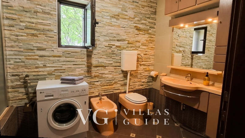 Holiday home Sparks- sea view villa with pool Bagno