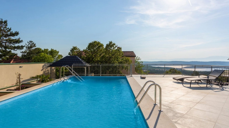 Holiday home Sparks - sea view villa with pool