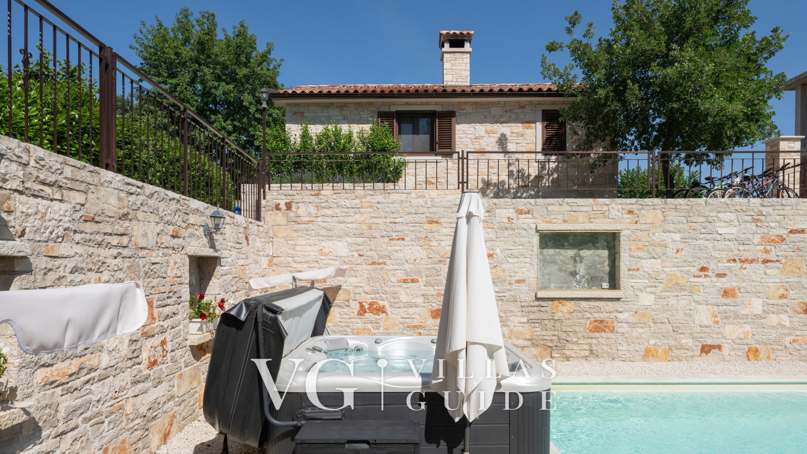 Villa Zebo – Rustic Stone House with Private Pool & Whirlpool wellness
