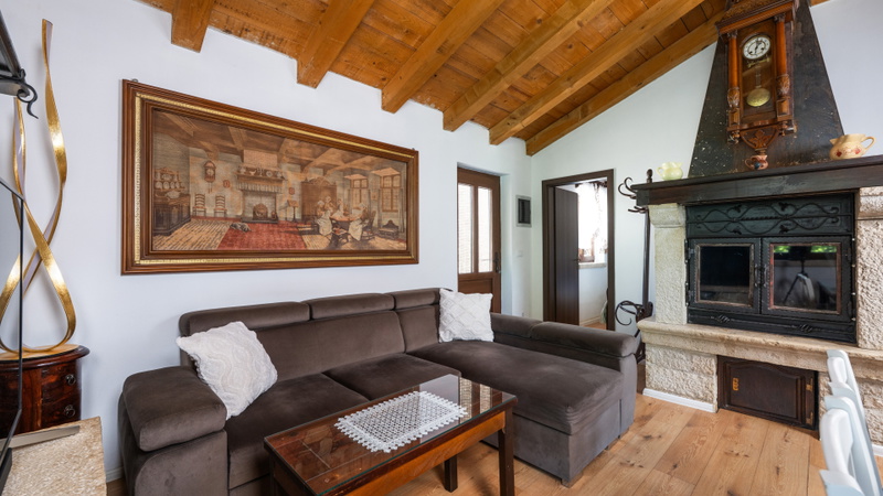 Villa Zebo – Rustic Stone House with Private Pool & Whirlpool