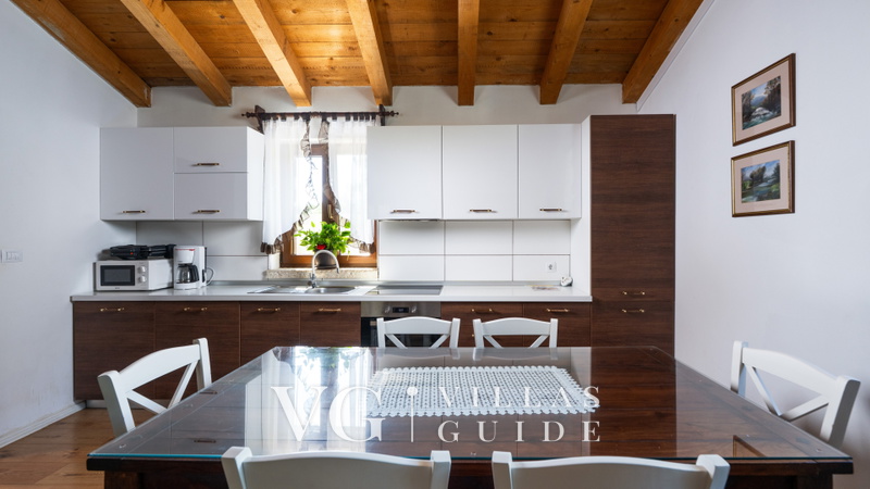 Villa Zebo – Rustic Stone House with Private Pool & Whirlpool Kitchen