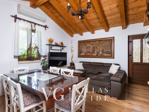 Villa Zebo – Rustic Stone House with Private Pool & Whirlpool