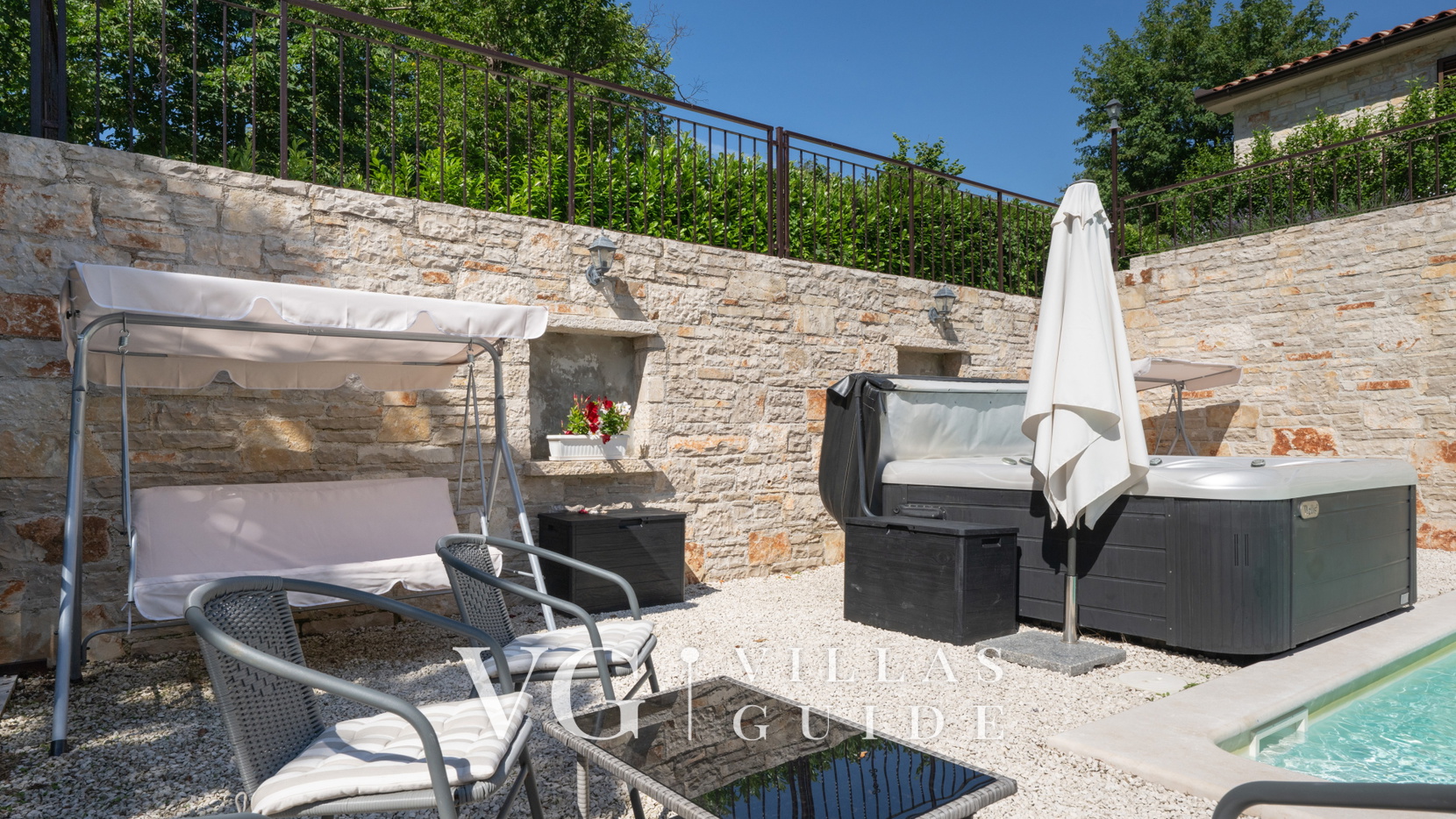 Villa Zebo – Rustic Stone House with Private Pool & Whirlpool wellness