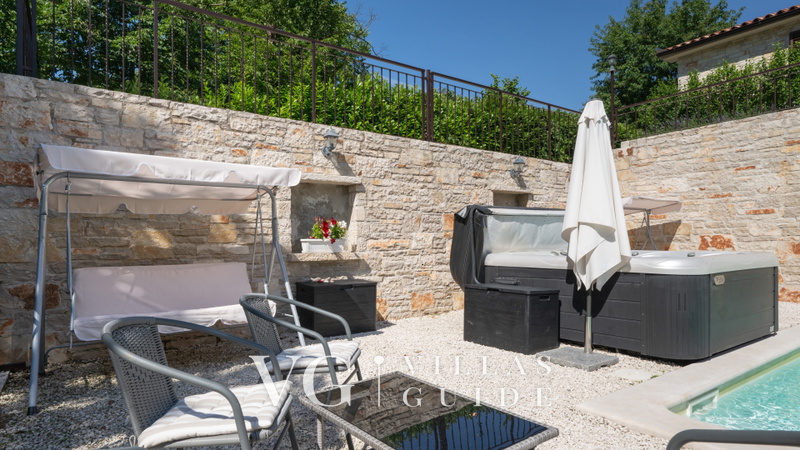 Villa Zebo – Rustic Stone House with Private Pool & Whirlpool
