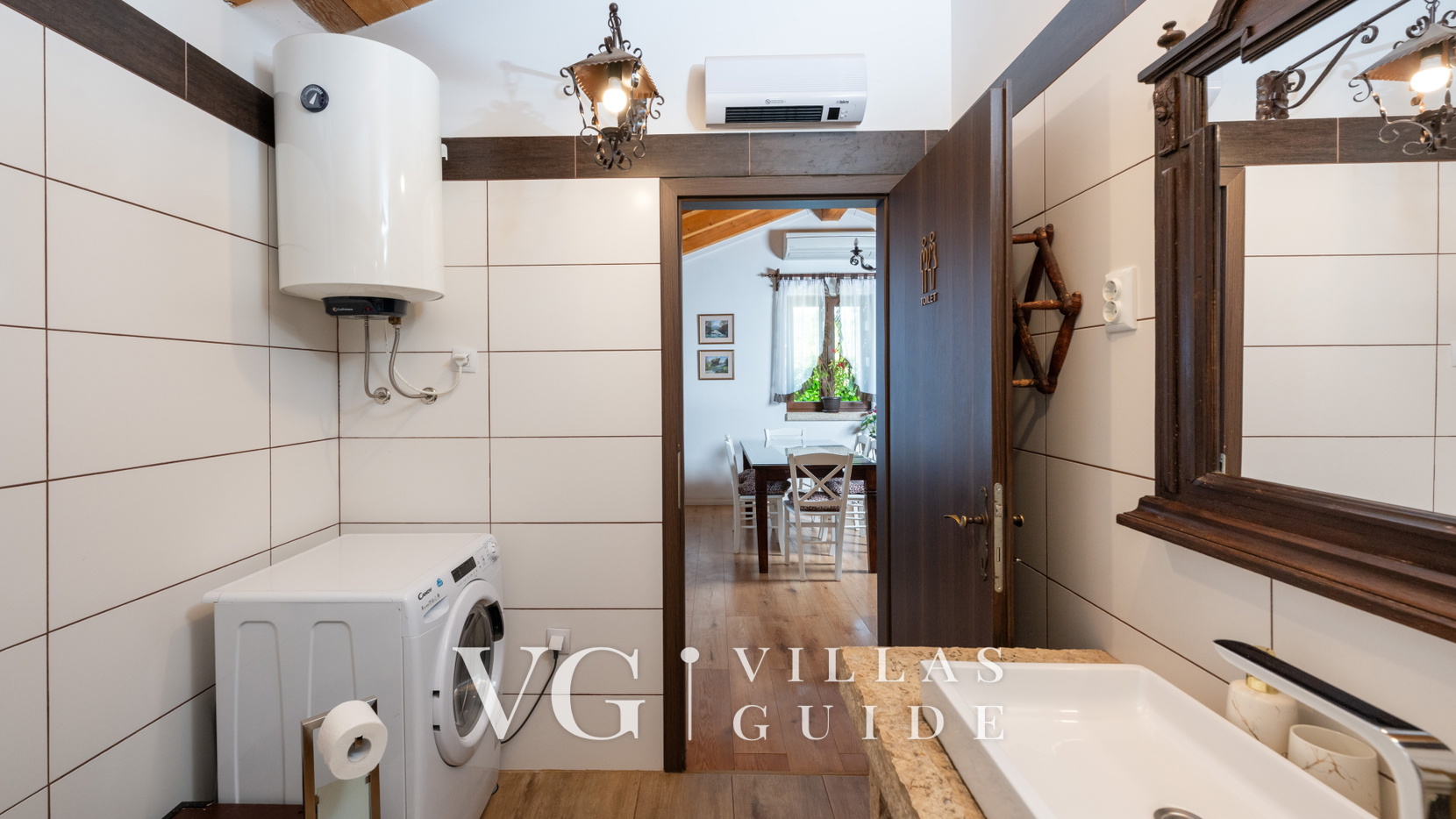 Villa Zebo – Rustic Stone House with Private Pool & Whirlpool Bathroom