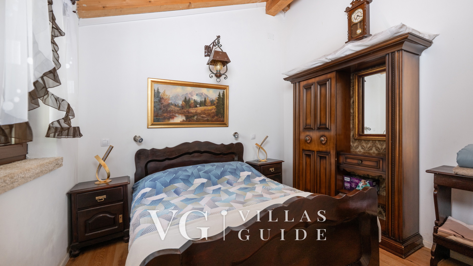 Villa Zebo – Rustic Stone House with Private Pool & Whirlpool Bedroom