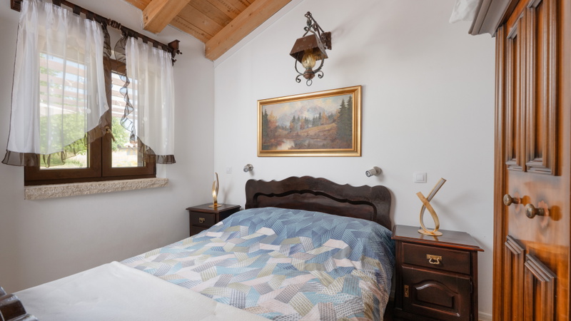 Villa Zebo – Rustic Stone House with Private Pool & Whirlpool
