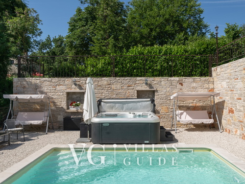 Villa Zebo – Rustic Stone House with Private Pool & Whirlpool