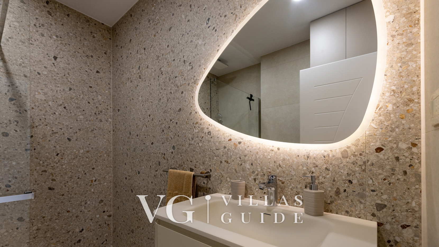 Villa Sunset Blace Bathroom