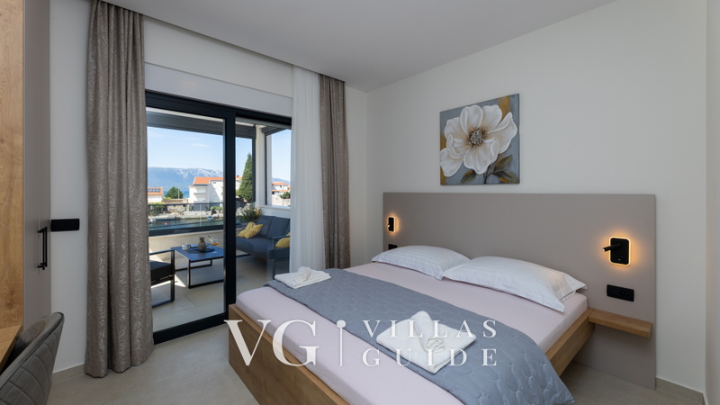 Villa Sunset Blace Bedroom