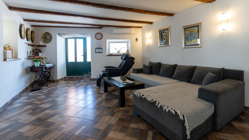 House Antonia