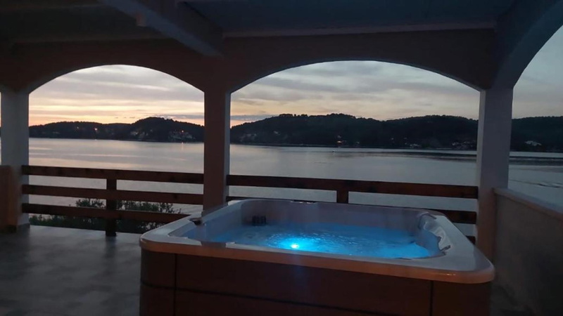 Villa Silencia with Whirlpool