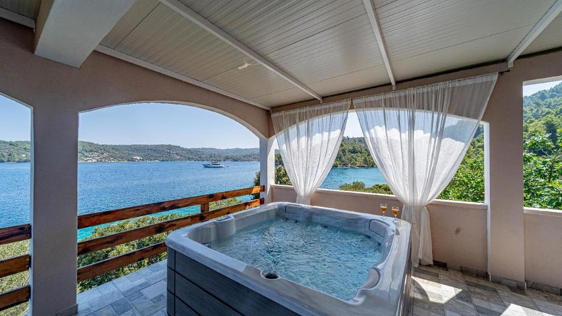 Villa Silencia with Whirlpool