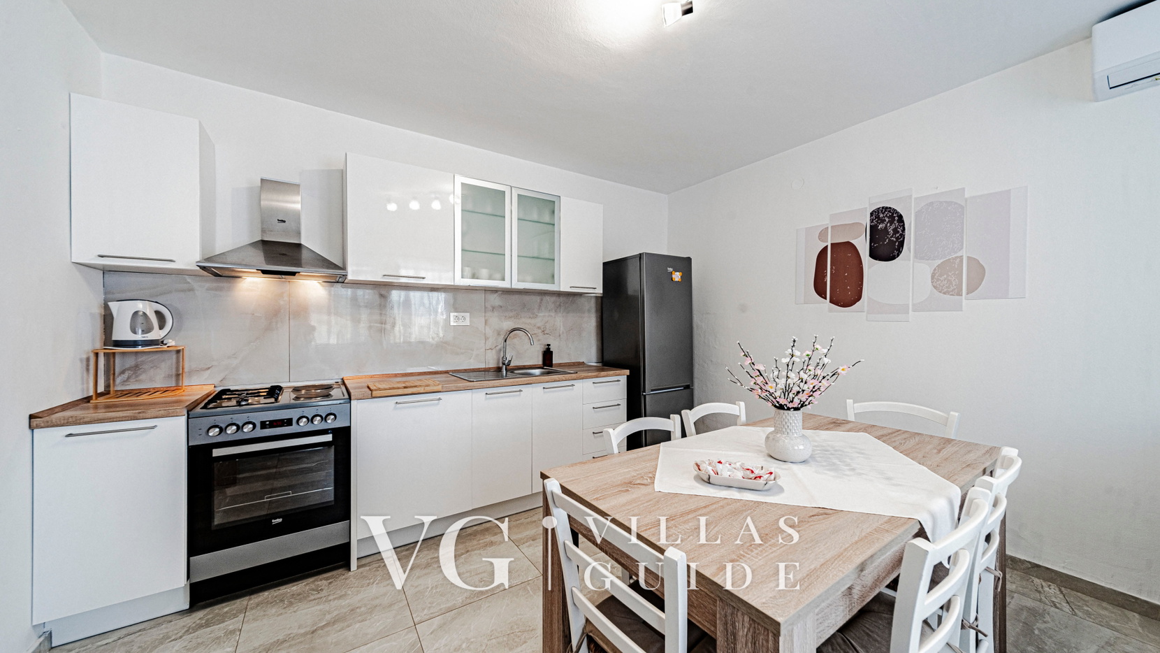 House Ana Kitchen