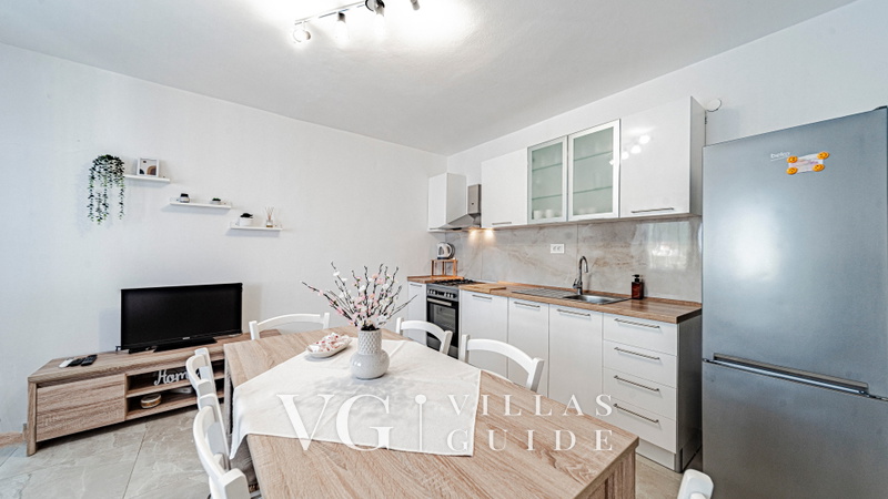 House Ana Kitchen