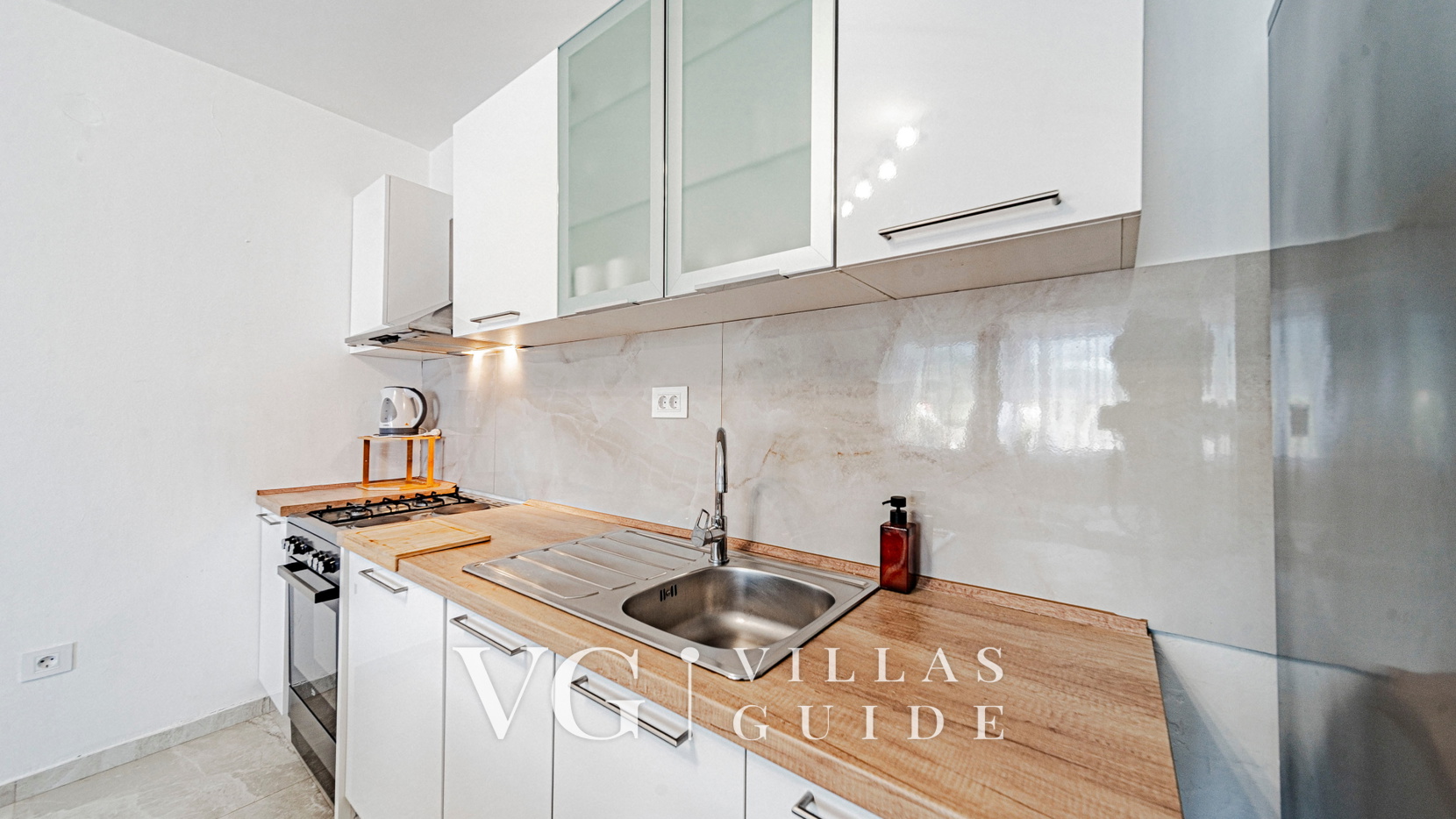 House Ana Kitchen