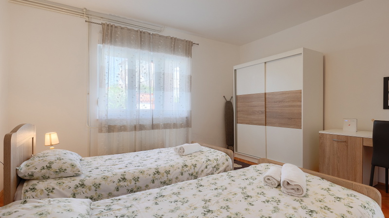 Apartman Josip - Pool, Garden & Kids Fun