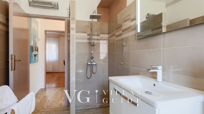 Apartman Josip - Pool, Garden & Kids Fun Bagno