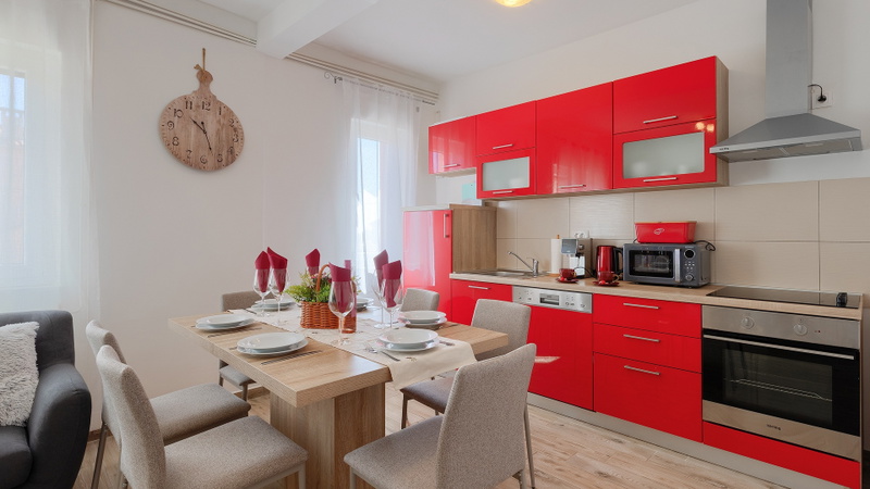 Apartman Josip - Pool, Garden & Kids Fun