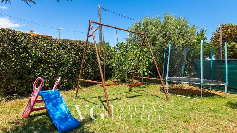 Apartman Josip - Pool, Garden & Kids Fun
