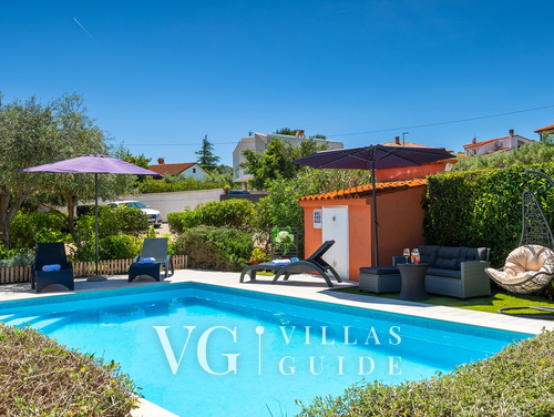 Apartman Josip - Pool, Garden & Kids Fun