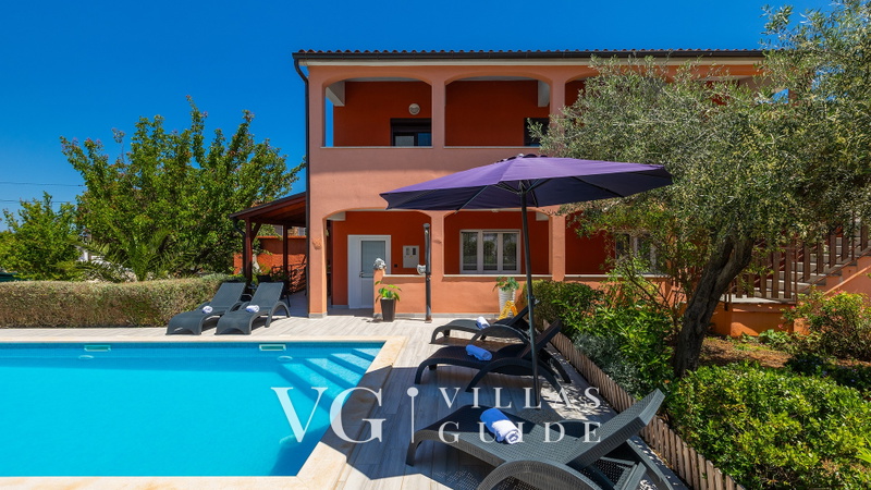 Apartman Josip - Pool, Garden & Kids Fun