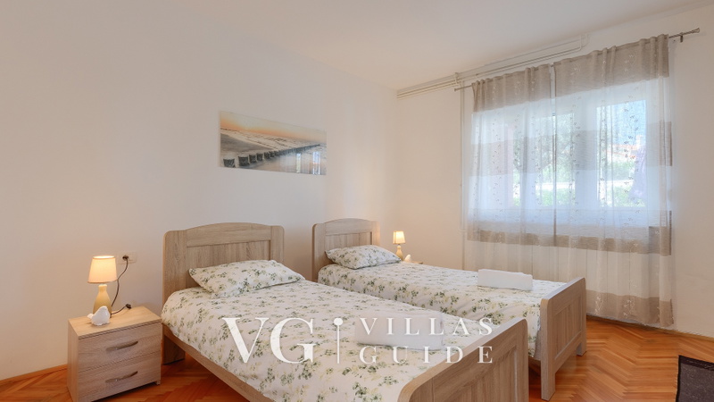 Apartman Josip - Pool, Garden & Kids Fun