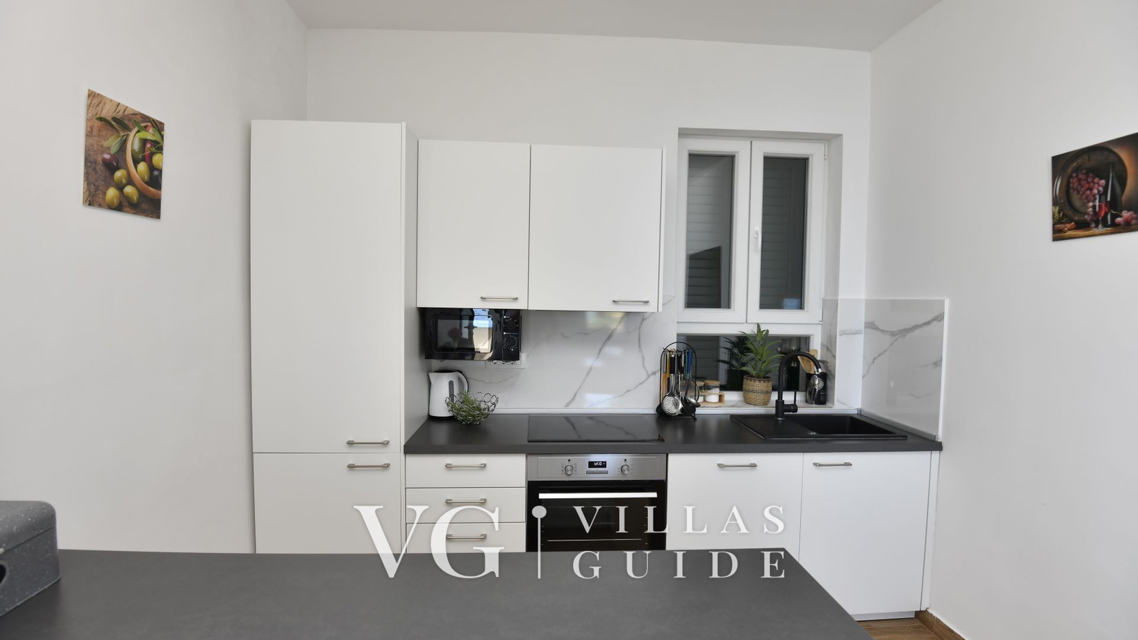 Apartman Maria - directly on the beach Kuhinja