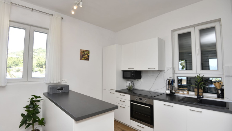 Apartman Maria - directly on the beach