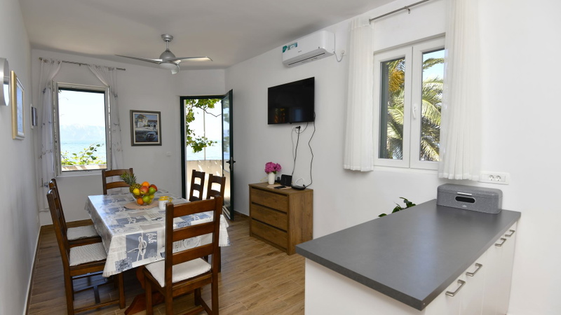 Apartman Maria - directly on the beach