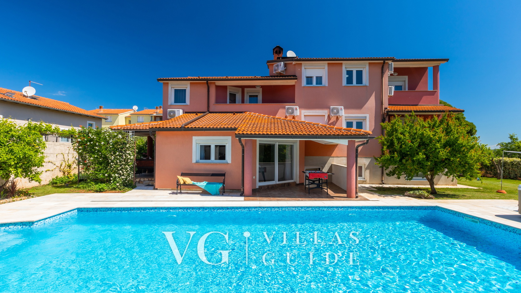 Casa Luce Pool